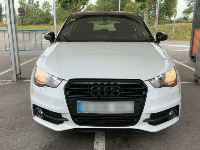 Audi A1 Sportback 1.6 TDI Attraction 2014 – снимка 14