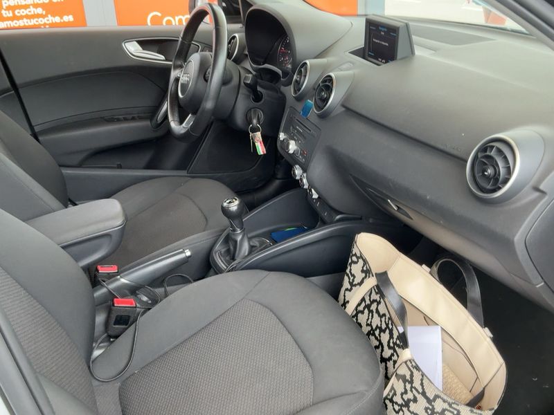 Audi A1 Sportback 1.6 TDI Attraction 2014 – снимка 16