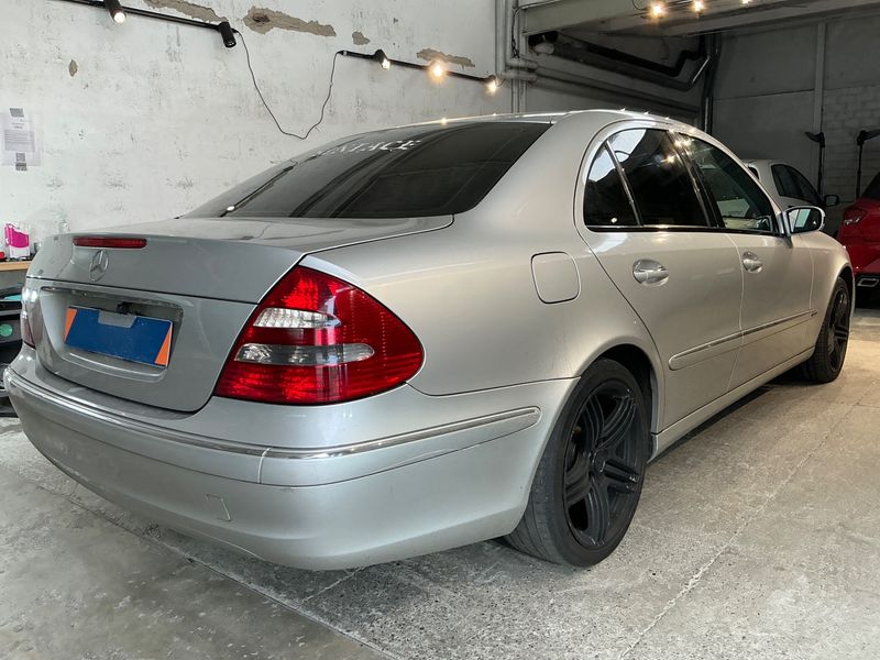 Mercedes-Benz E-Klasse E 220 CDI Elegance 2003 – снимка 2