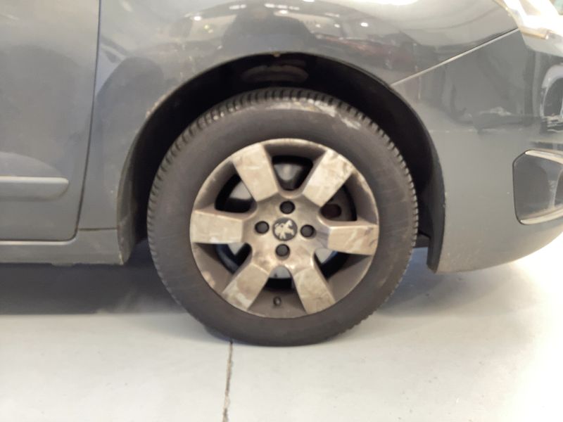 Peugeot 5008 1.6 Blue-HDi Active Business 2016 – снимка 11