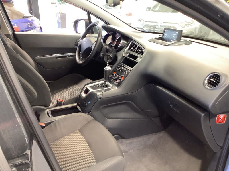 Peugeot 5008 1.6 Blue-HDi Active Business 2016 – снимка 16