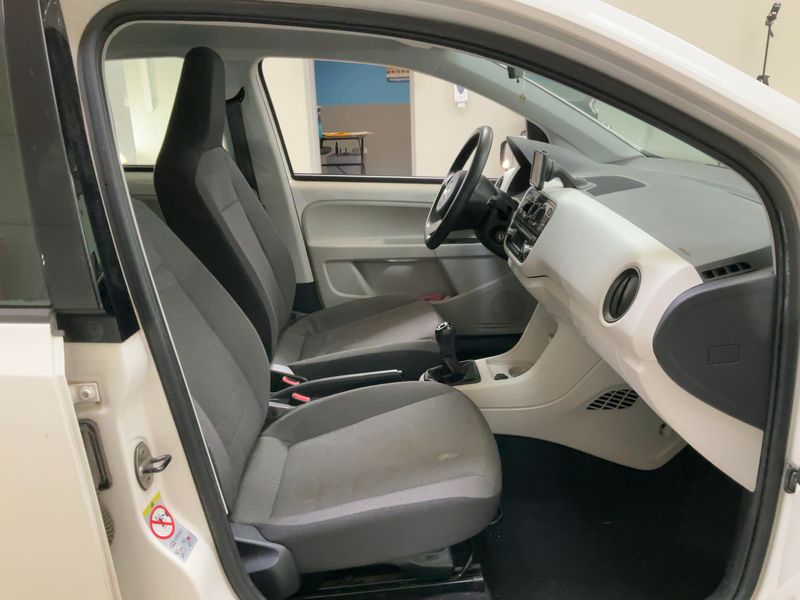 Volkswagen up! 1.0 Move up! 2013 – снимка 16