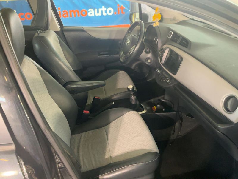 Toyota Yaris 1.33 Dual VVT-i Lounge 2012 – снимка 16