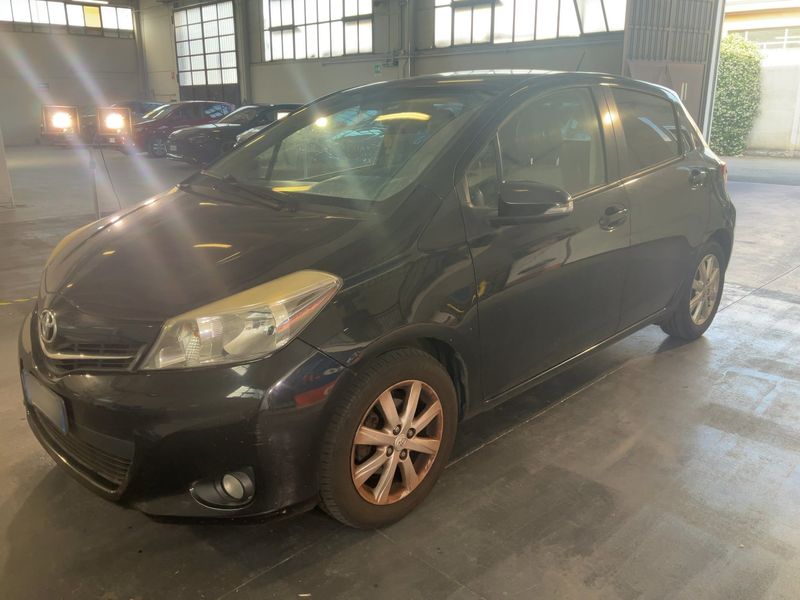 Toyota Yaris 1.33 Dual VVT-i Lounge 2012 – снимка 1