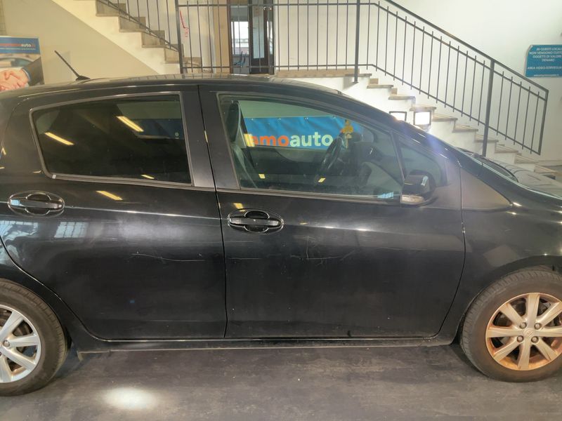 Toyota Yaris 1.33 Dual VVT-i Lounge 2012 – снимка 10
