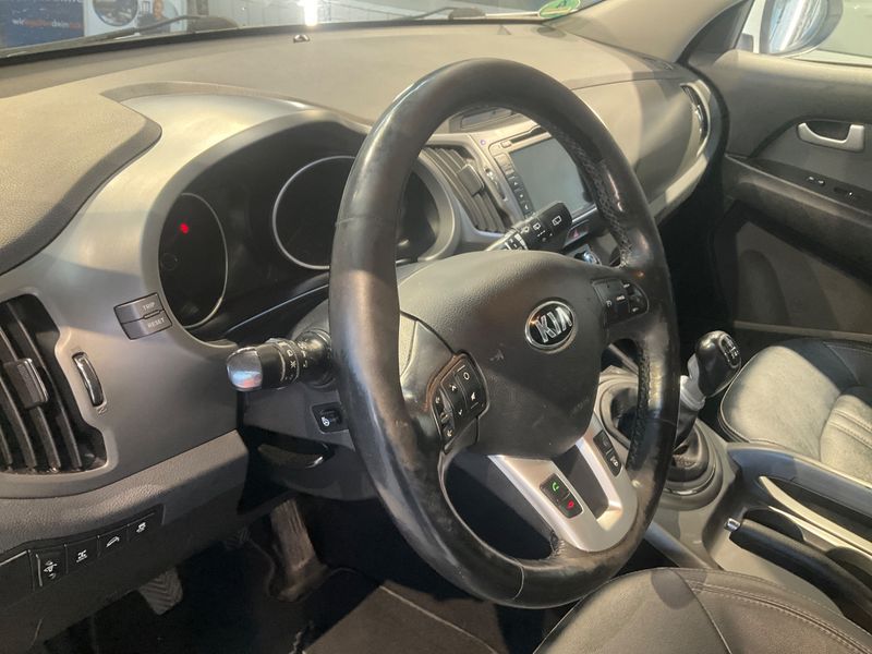 Kia Sportage 2.0 CRDi Spirit 4WD 2015 – снимка 23