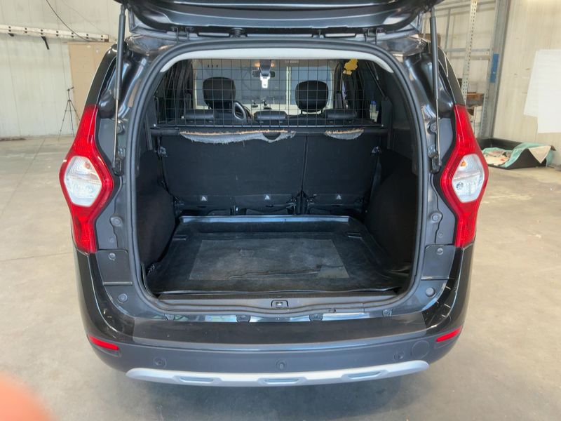 Dacia Lodgy 1.2 TCe Stepway Celebration 2017 – снимка 15