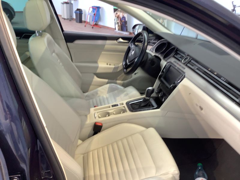 Volkswagen Passat 2.0 TDI Highline 4Motion BlueMotion Tech 2015 – снимка 16