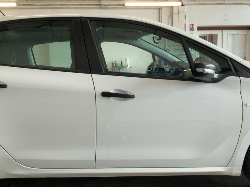 Peugeot 208 1.6 Blue-HDi Affaire Pack Clim 2015 – снимка 10