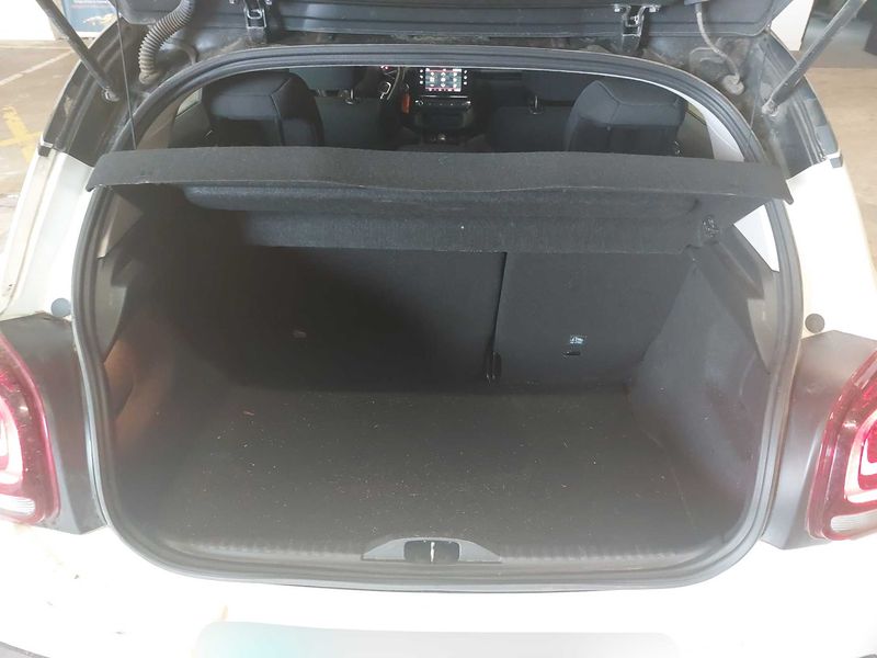 Citroen C3 1.2 PureTech Shine 2018 – снимка 9