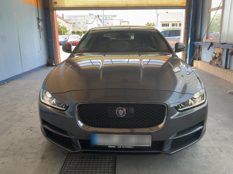 Jaguar XE 20d Portfolio 2017 – снимка 14