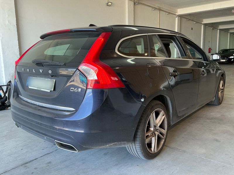 Volvo V60 2.4 D6 Plug-in Hybrid Momentum AWD 2016 – снимка 8