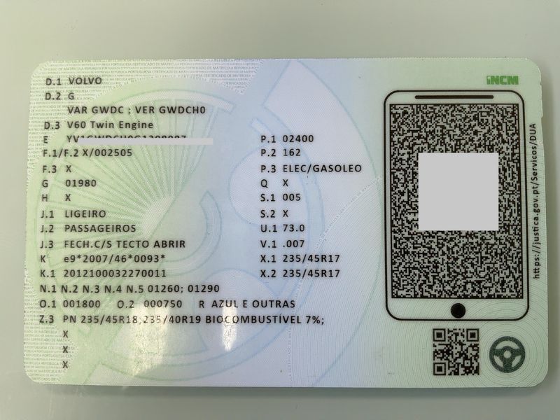 Volvo V60 2.4 D6 Plug-in Hybrid Momentum AWD 2016 – снимка 20
