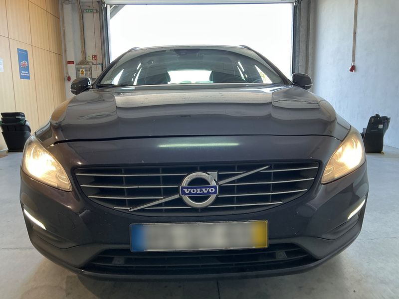 Volvo V60 2.4 D6 Plug-in Hybrid Momentum AWD 2016 – снимка 14
