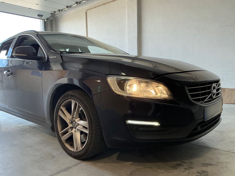 Volvo V60 2.4 D6 Plug-in Hybrid Momentum AWD 2016 – снимка 12