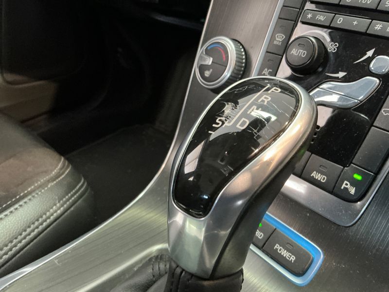 Volvo V60 2.4 D6 Plug-in Hybrid Momentum AWD 2016 – снимка 22