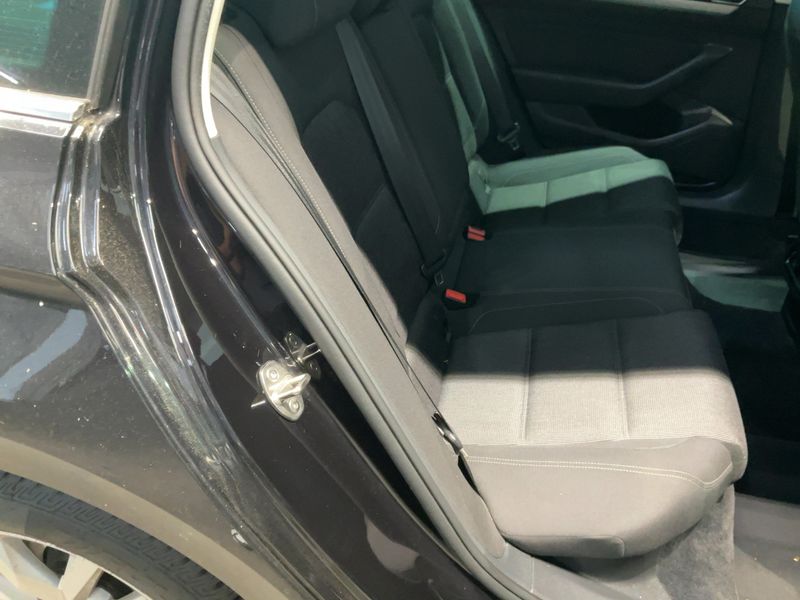 Volkswagen Passat 2.0 TDI Comfortline BlueMotion Tech 2016 – снимка 19