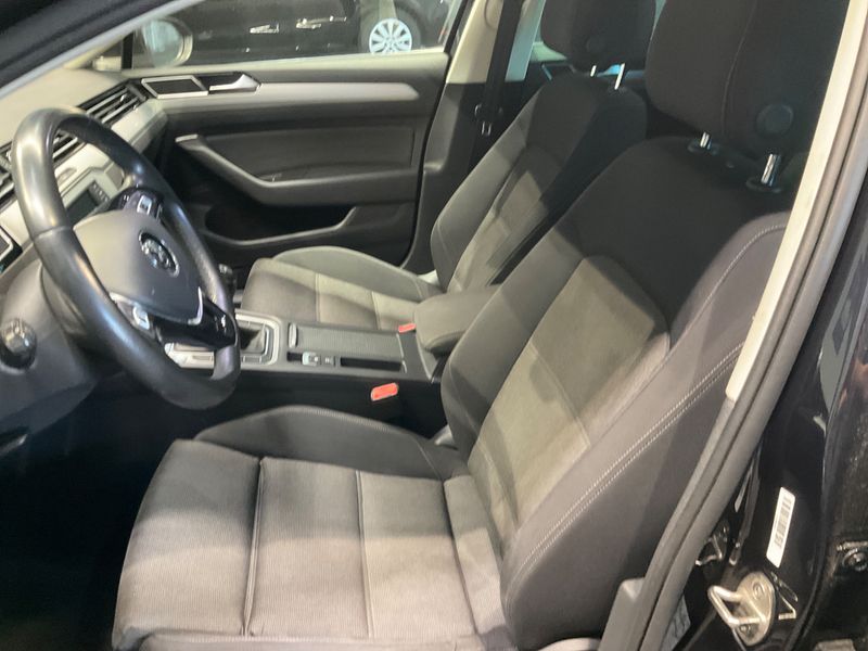 Volkswagen Passat 2.0 TDI Comfortline BlueMotion Tech 2016 – снимка 23