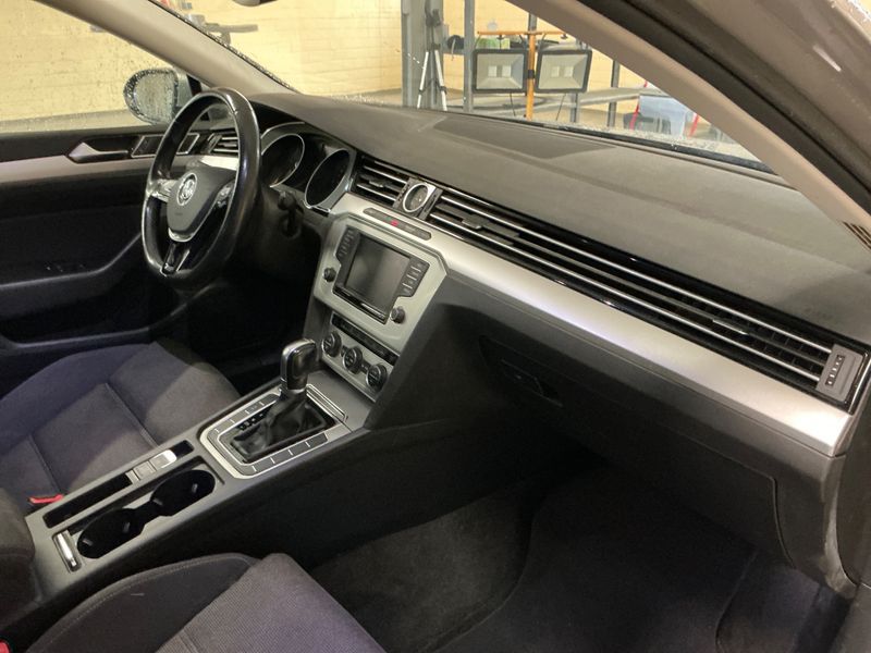 Volkswagen Passat 2.0 TDI Comfortline BlueMotion Tech 2017 – снимка 29