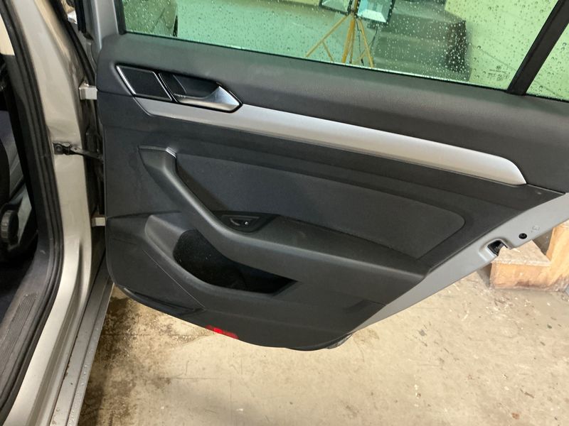 Volkswagen Passat 2.0 TDI Comfortline BlueMotion Tech 2017 – снимка 28