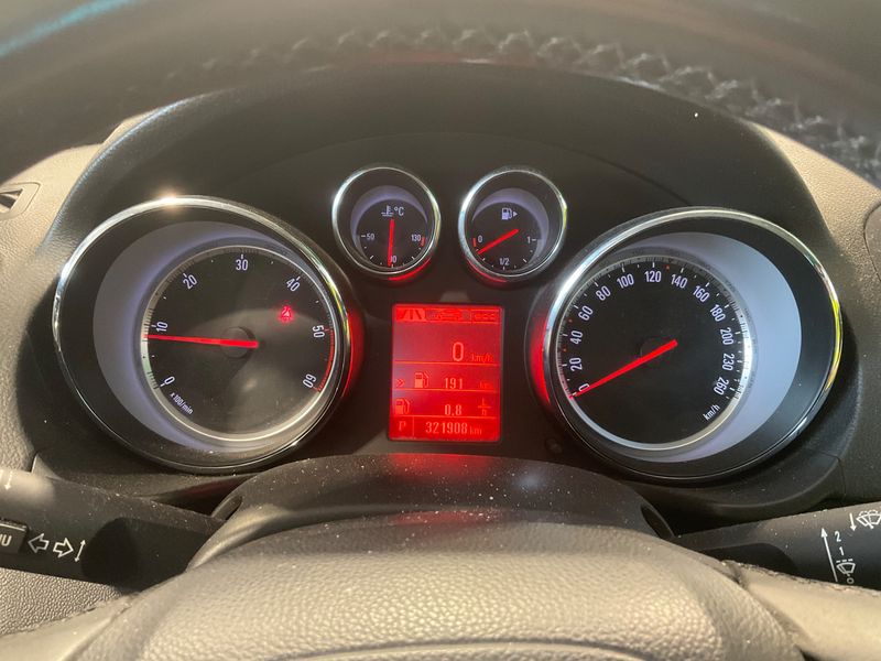Opel Insignia Sports Tourer 2.0 CDTI Cosmo 2013 – снимка 4
