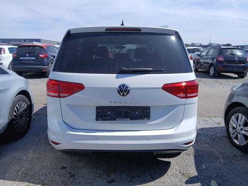 Volkswagen Touran 1.5 TSI ACT Highline BlueMotion 2022 – снимка 4