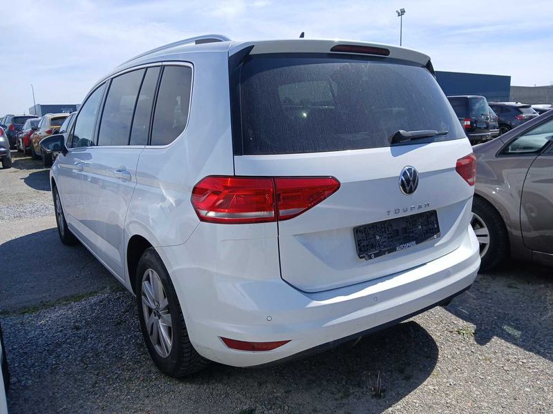 Volkswagen Touran 1.5 TSI ACT Highline BlueMotion 2022 – снимка 3