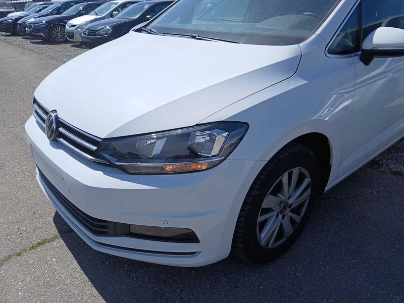 Volkswagen Touran 1.5 TSI ACT Highline BlueMotion 2022 – снимка 2