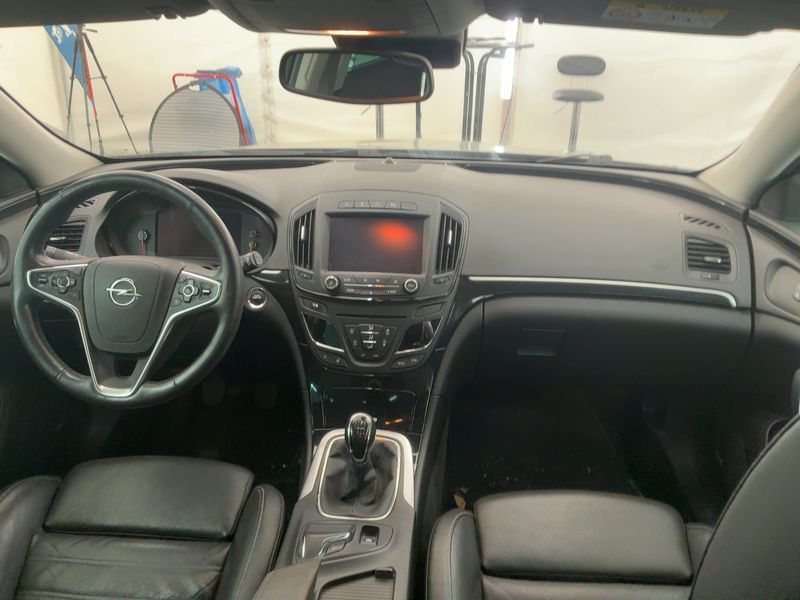 Opel Insignia Sports Tourer 2.0 CDTI Innovation 2015 – снимка 17