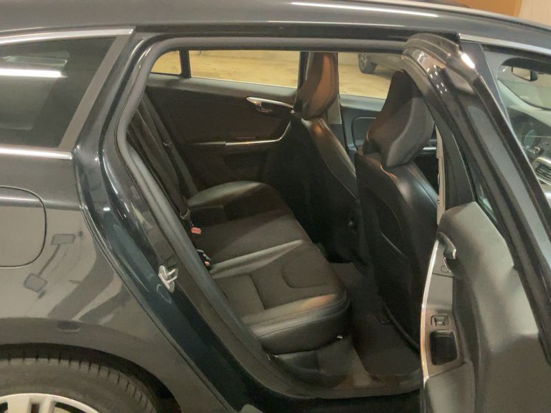Volvo V60 2.4 D6 Plug-in Hybrid Summum AWD 2015 – снимка 19