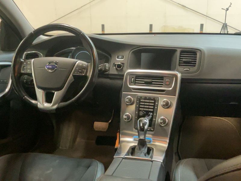 Volvo V60 2.4 D6 Plug-in Hybrid Summum AWD 2015 – снимка 17