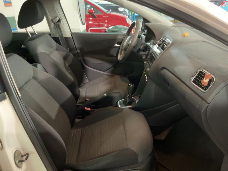 Volkswagen Polo 1.6 TDI Comfortline 2013 – снимка 16