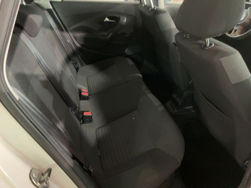 Volkswagen Polo 1.6 TDI Comfortline 2013 – снимка 19