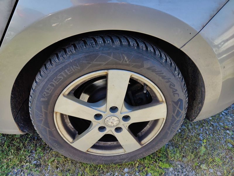 Kia Carens 1.7 CRDi Dream Team 2015 – снимка 24
