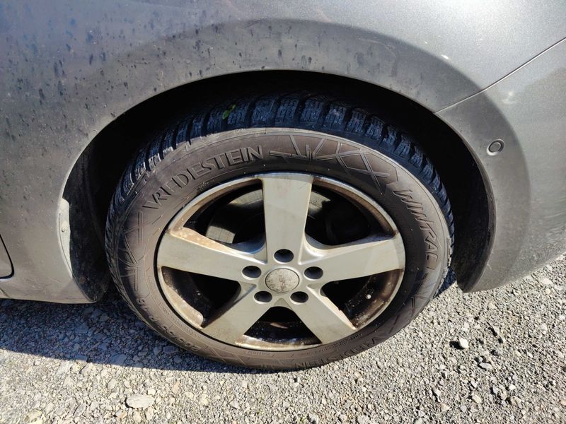 Kia Carens 1.7 CRDi Dream Team 2015 – снимка 20