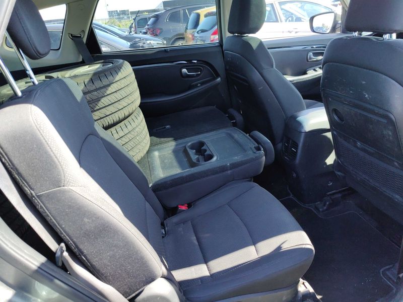 Kia Carens 1.7 CRDi Dream Team 2015 – снимка 14