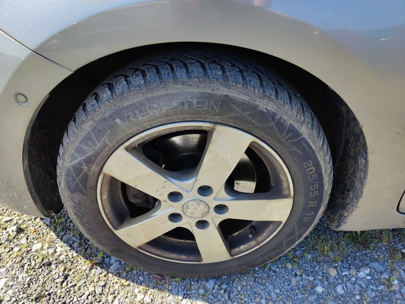 Kia Carens 1.7 CRDi Dream Team 2015 – снимка 25