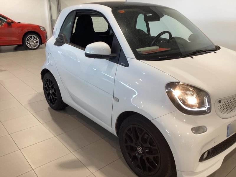 Smart fortwo 0.9 Turbo Basis passion 2019 – снимка 12