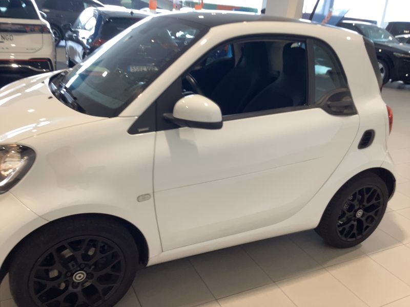 Smart fortwo 0.9 Turbo Basis passion 2019 – снимка 4
