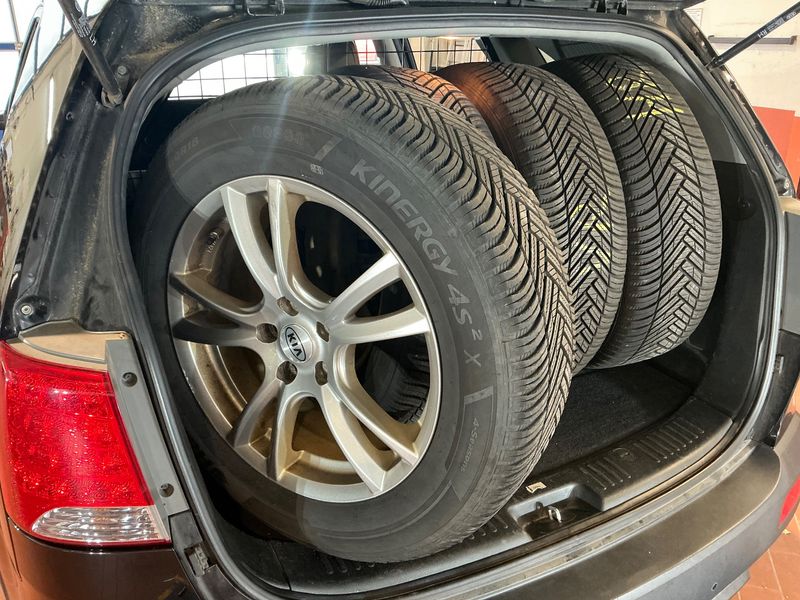 Kia Sorento 2.2 CRDi Spirit 4WD 2010 – снимка 15