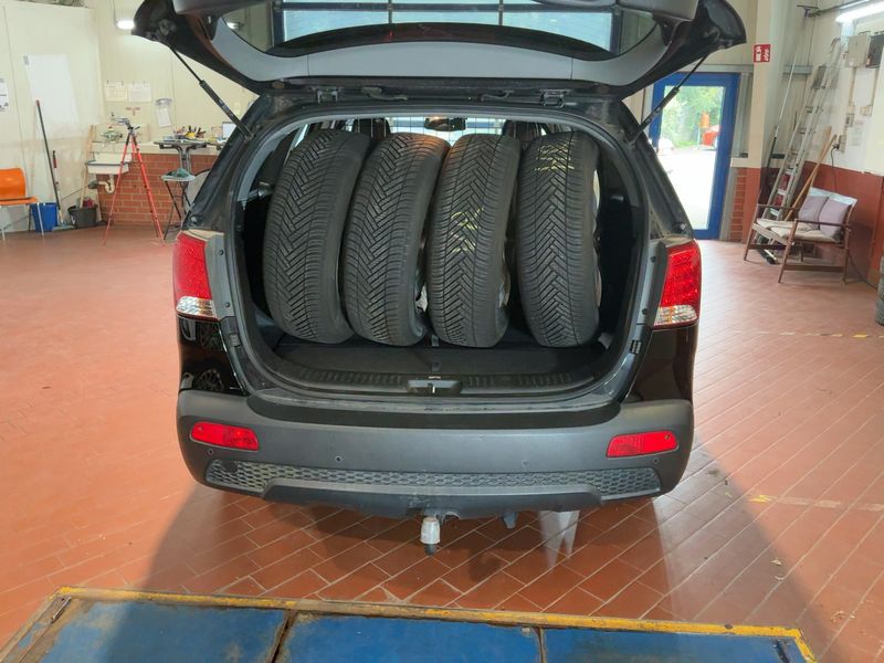 Kia Sorento 2.2 CRDi Spirit 4WD 2010 – снимка 16