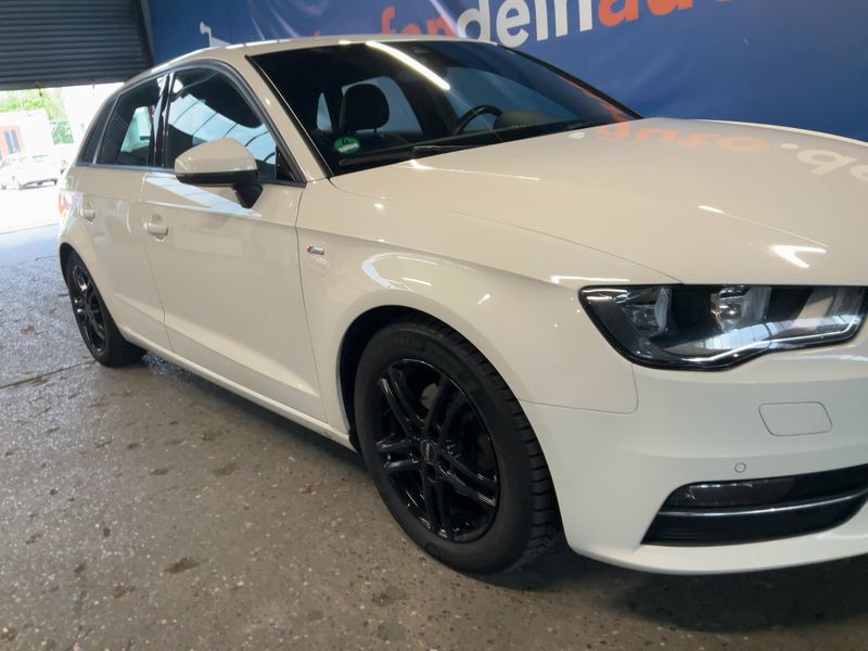 Audi A3 Sportback 2.0 TDI S line Sportpaket 2015 – снимка 12