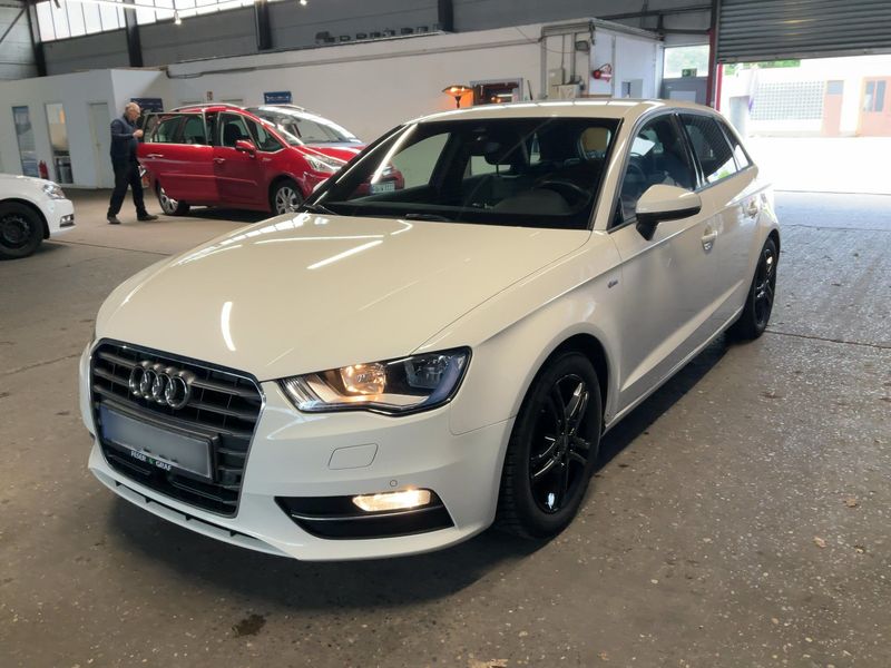 Audi A3 Sportback 2.0 TDI S line Sportpaket 2015 – снимка 1