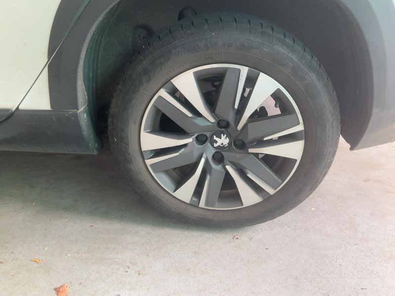 Peugeot 2008 1.2 PureTech Allure 2018 – снимка 5