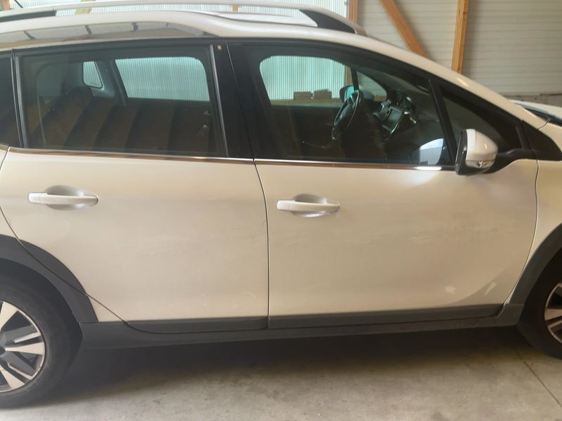 Peugeot 2008 1.2 PureTech Allure 2018 – снимка 10