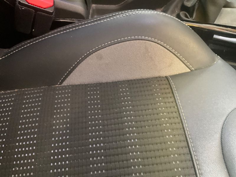 Peugeot 2008 1.2 PureTech Allure 2018 – снимка 24