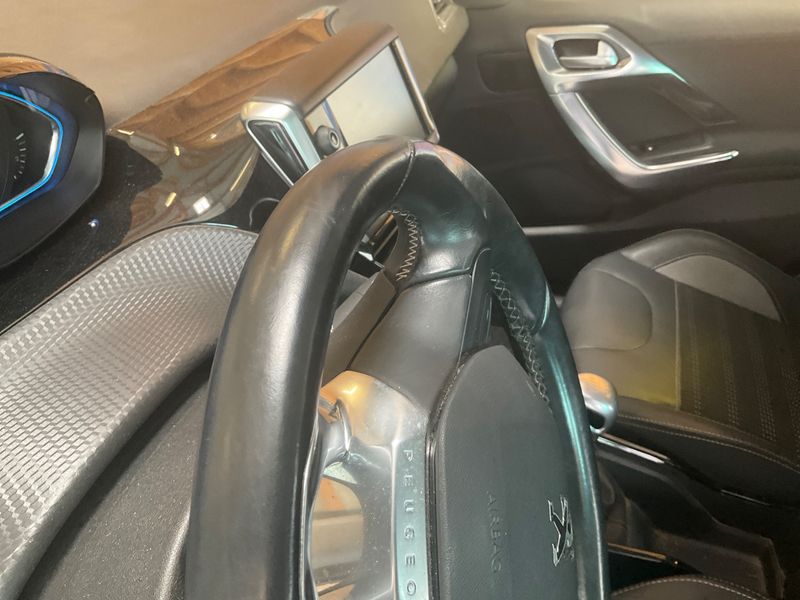Peugeot 2008 1.2 PureTech Allure 2018 – снимка 23