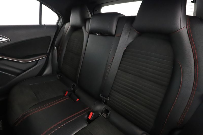 Mercedes-Benz A-Klasse A 200 CDI Premium 2015 – снимка 19