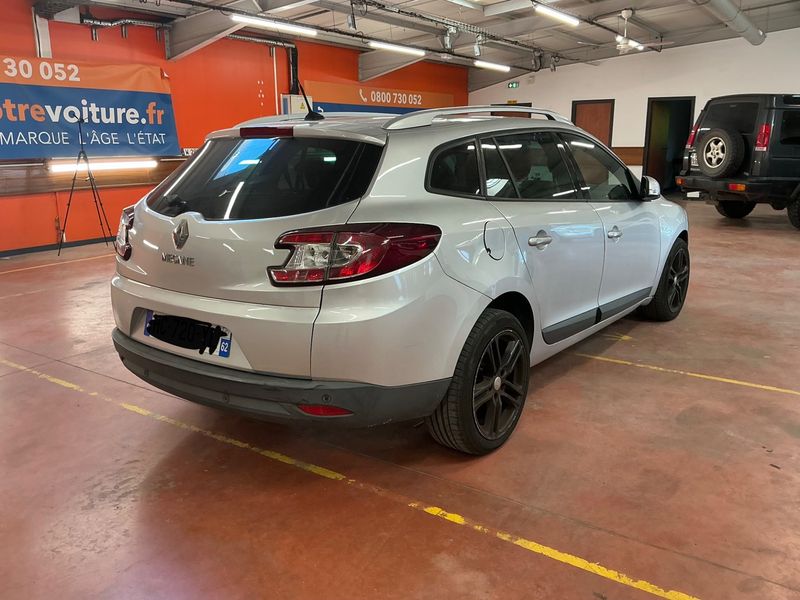 Renault Megane 2.0 dCi Luxe 2012 – снимка 2