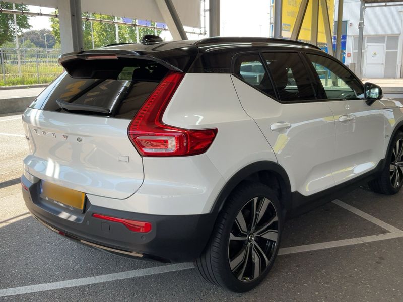 Volvo XC40 P8 electric drive 300 kW R-Design Pure AWD 2020 – снимка 8